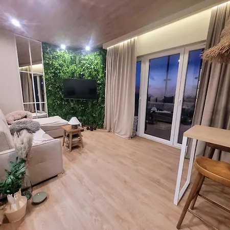Jungle Apartment *
