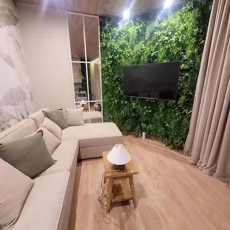 Jungle Apartment *